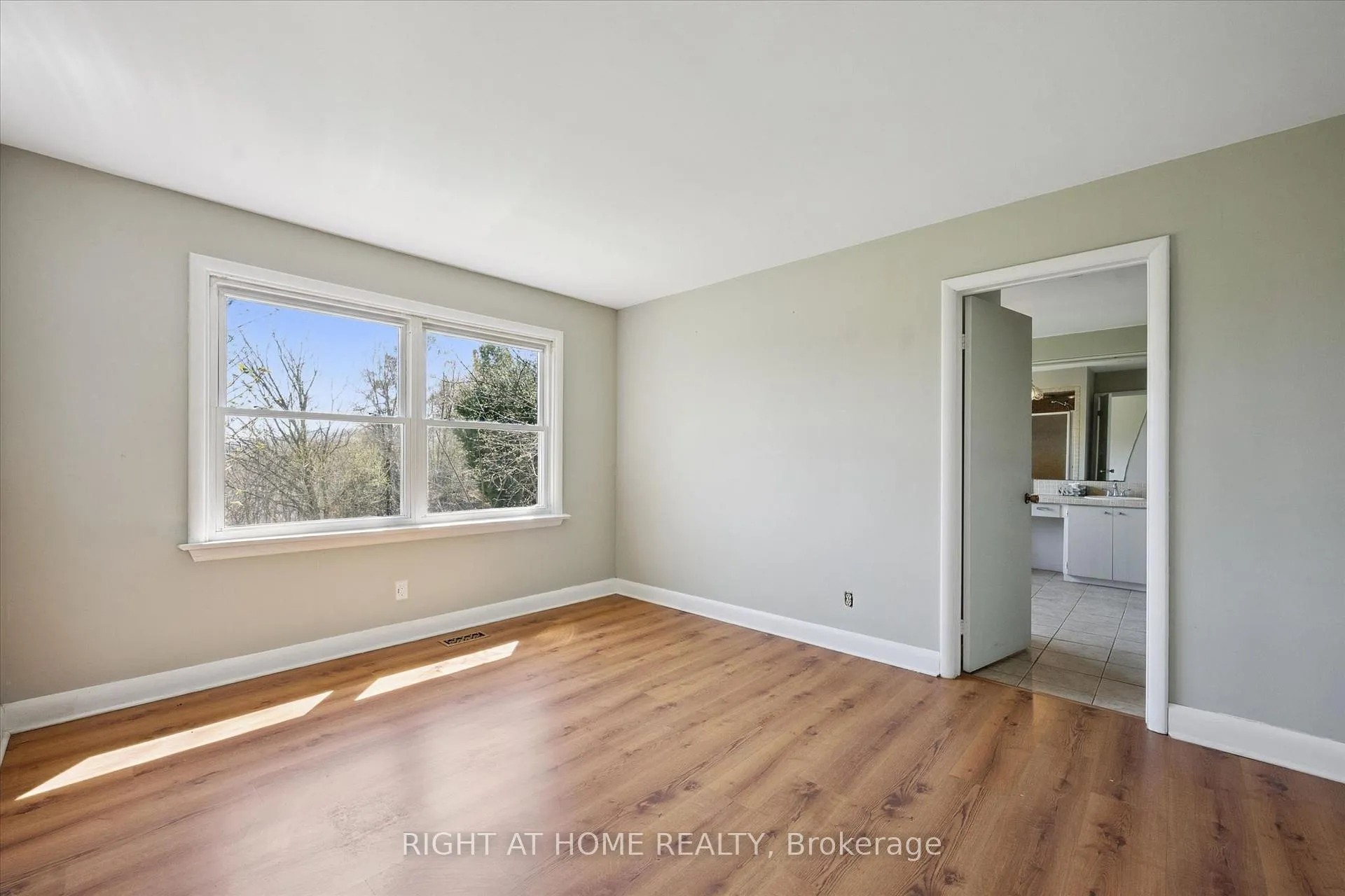 Photo 17 of 5156 Appleby Line, Burlington, Rural Burlington — HOMEH