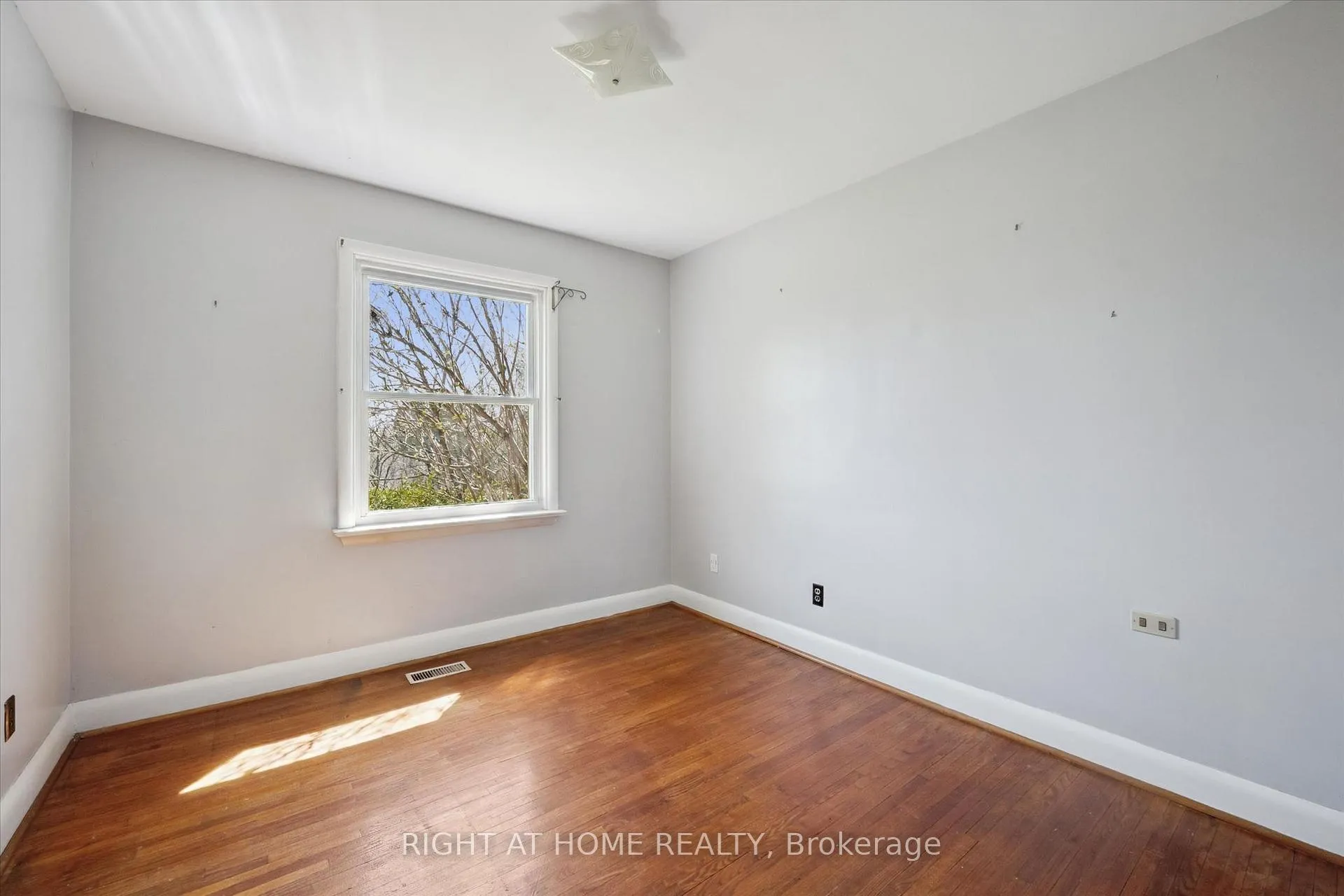 Photo 21 of 5156 Appleby Line, Burlington, Rural Burlington — HOMEH