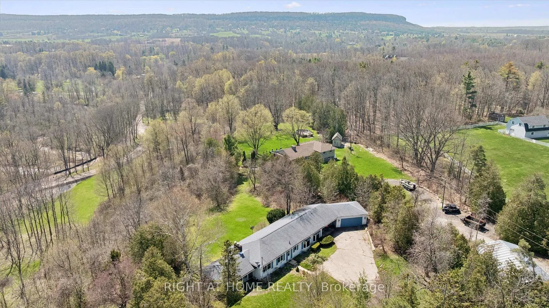 Photo 31 of 5156 Appleby Line, Burlington, Rural Burlington — HOMEH