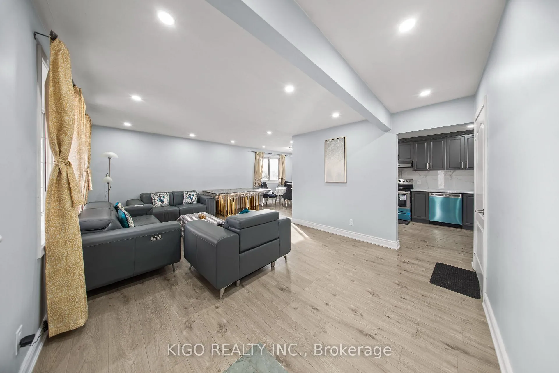 Photo 5 of 42 Tupper Crescent, Kitchener, Grand River North — HOMEH