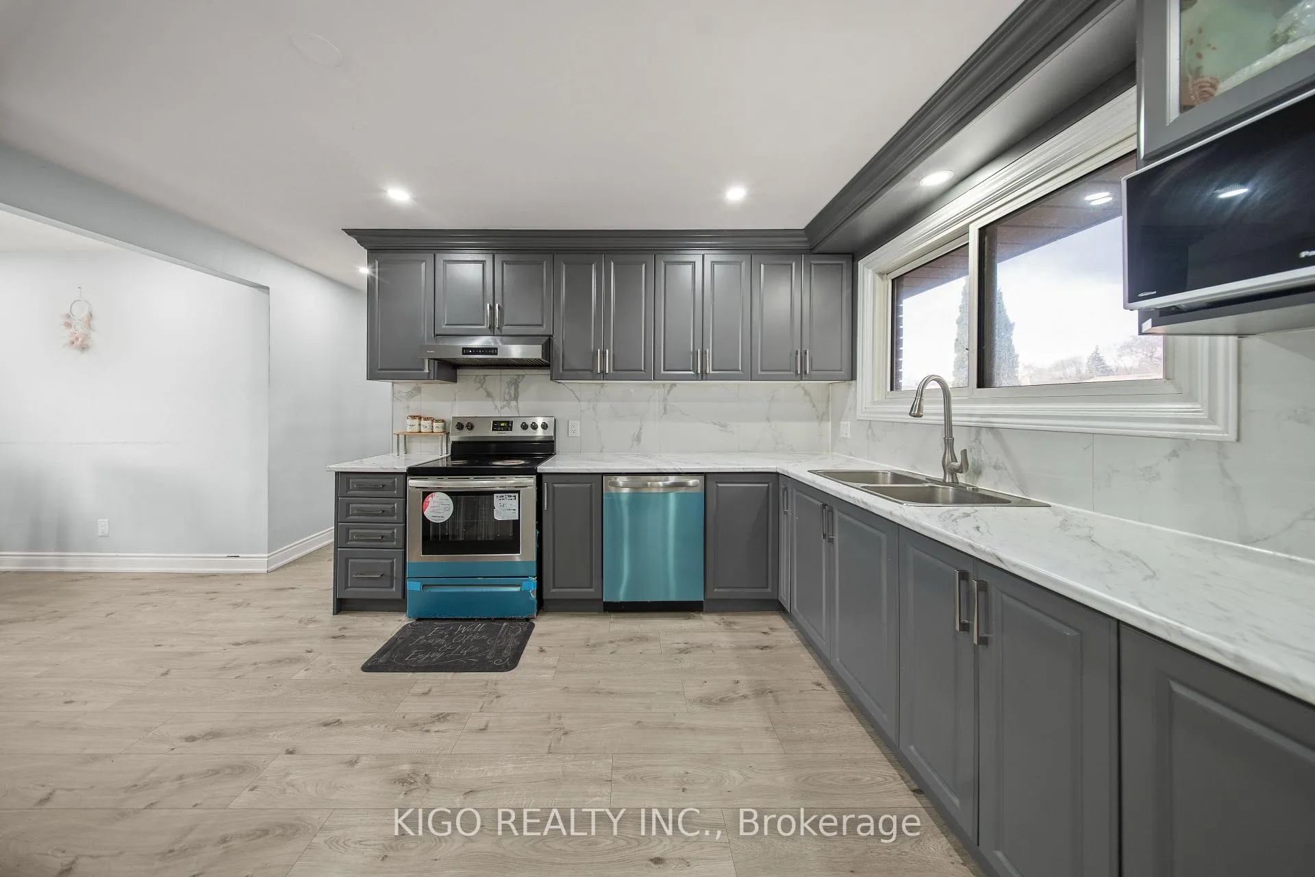 Photo 8 of 42 Tupper Crescent, Kitchener, Grand River North — HOMEH