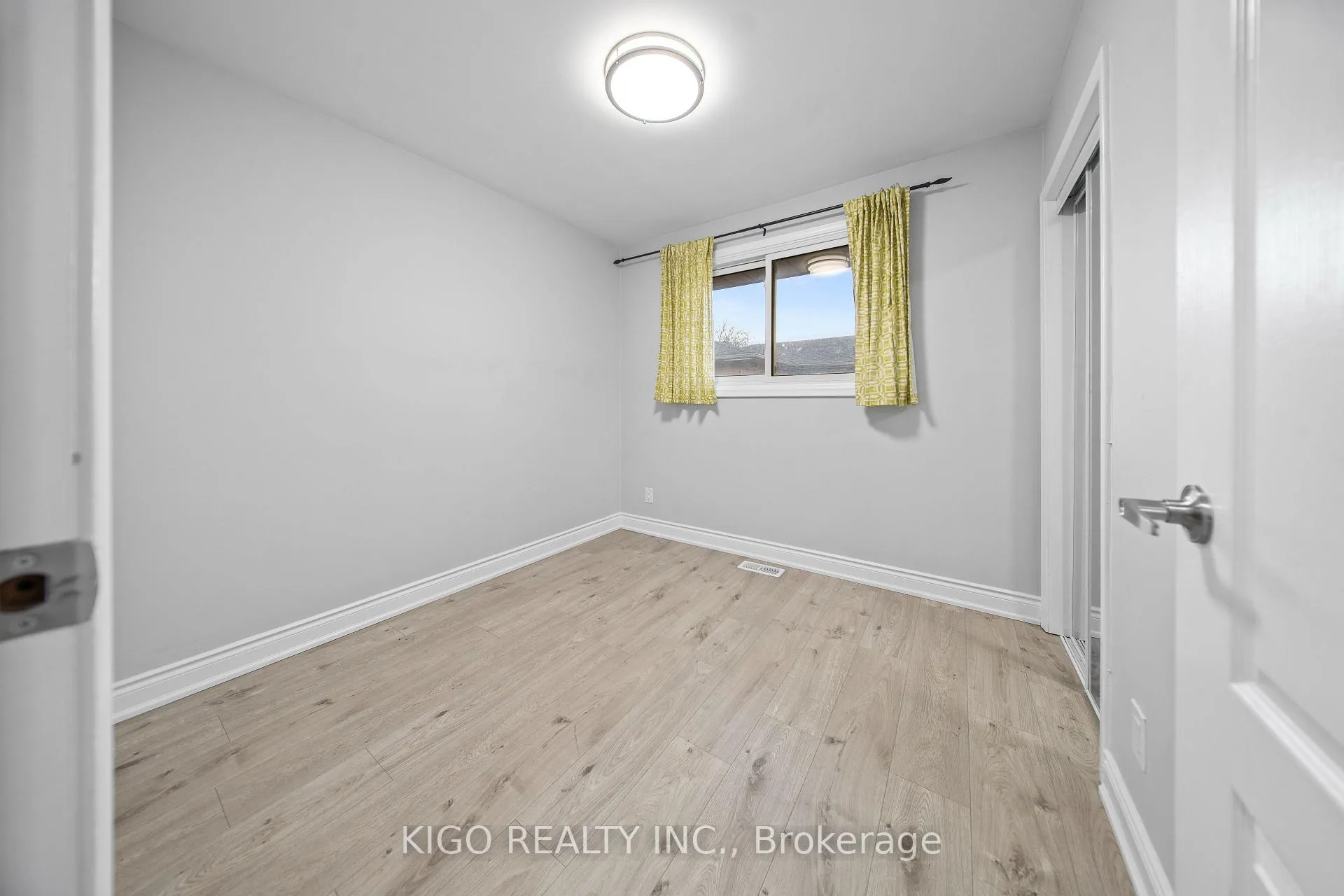 Photo 16 of 42 Tupper Crescent, Kitchener, Grand River North — HOMEH