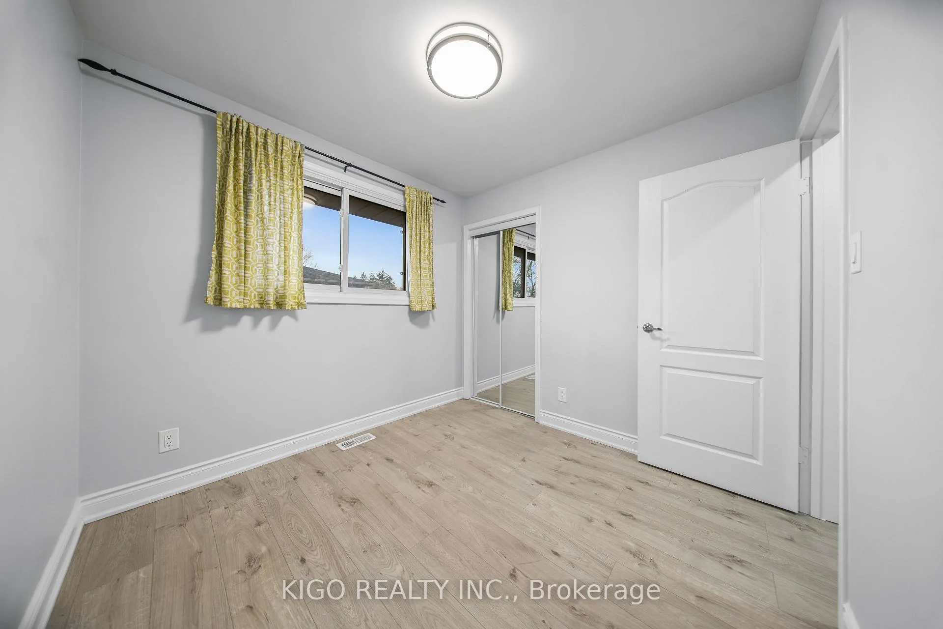 Photo 17 of 42 Tupper Crescent, Kitchener, Grand River North — HOMEH