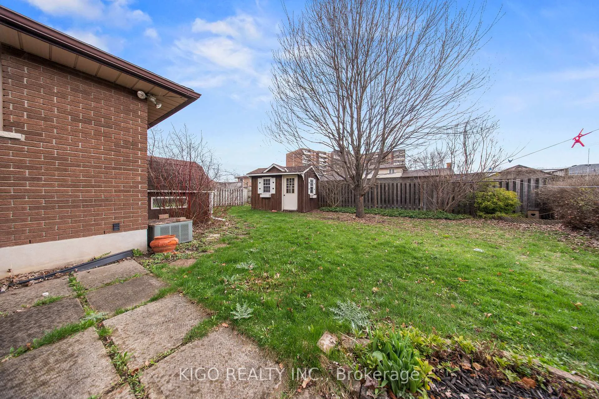 Photo 33 of 42 Tupper Crescent, Kitchener, Grand River North — HOMEH