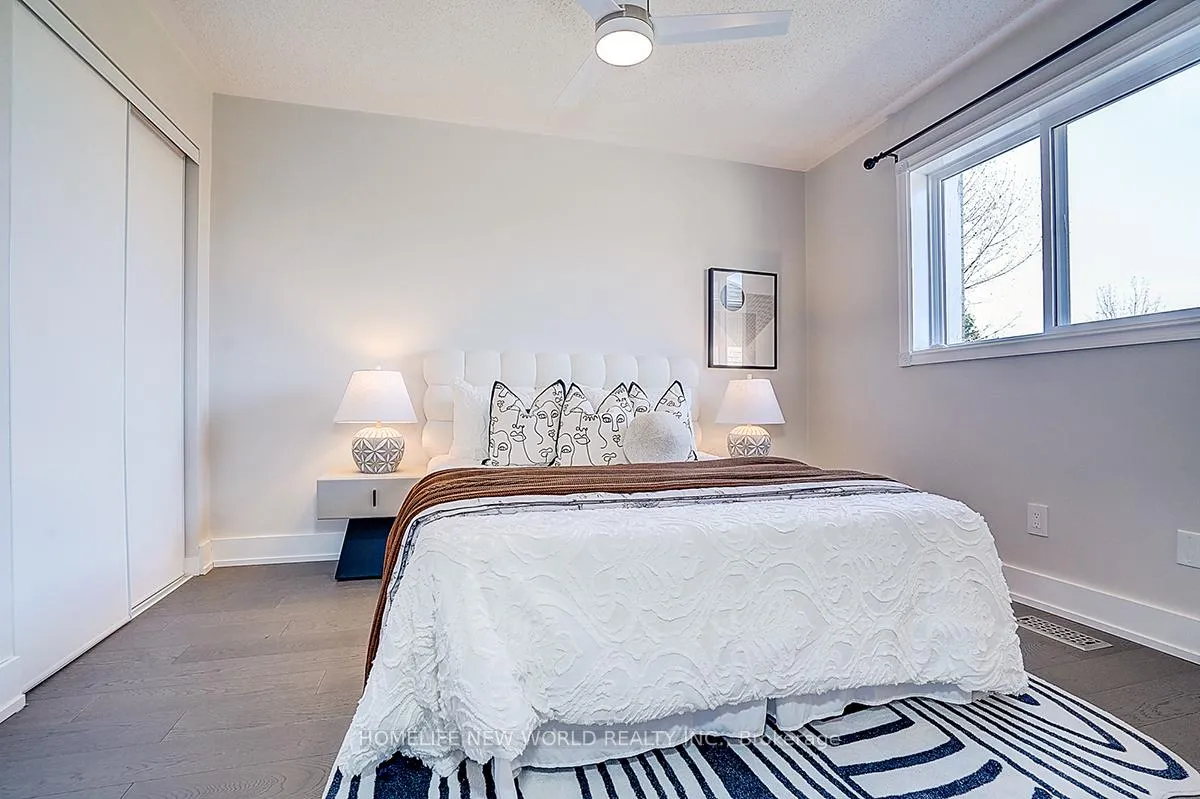 Photo 14 of 22 Stiles Avenue, Aurora, Bayview Northeast — HOMEH