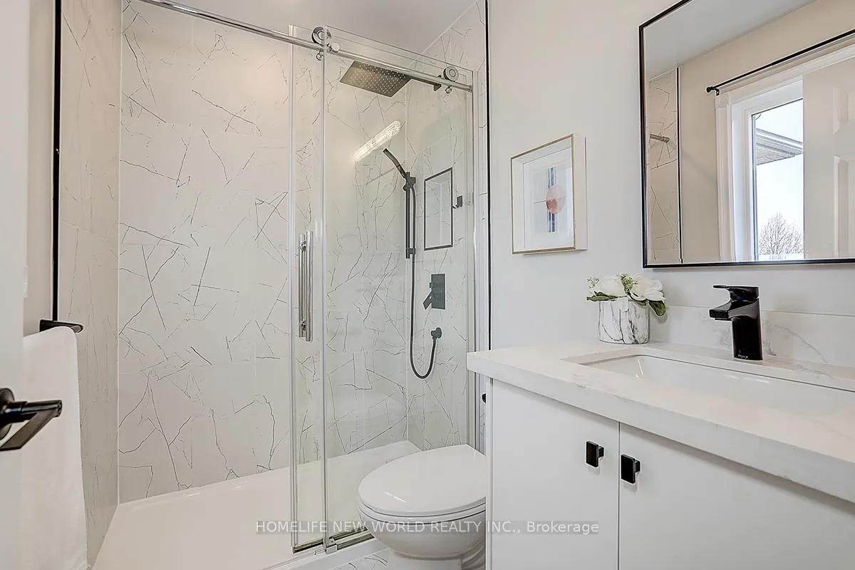 Photo 15 of 22 Stiles Avenue, Aurora, Bayview Northeast — HOMEH