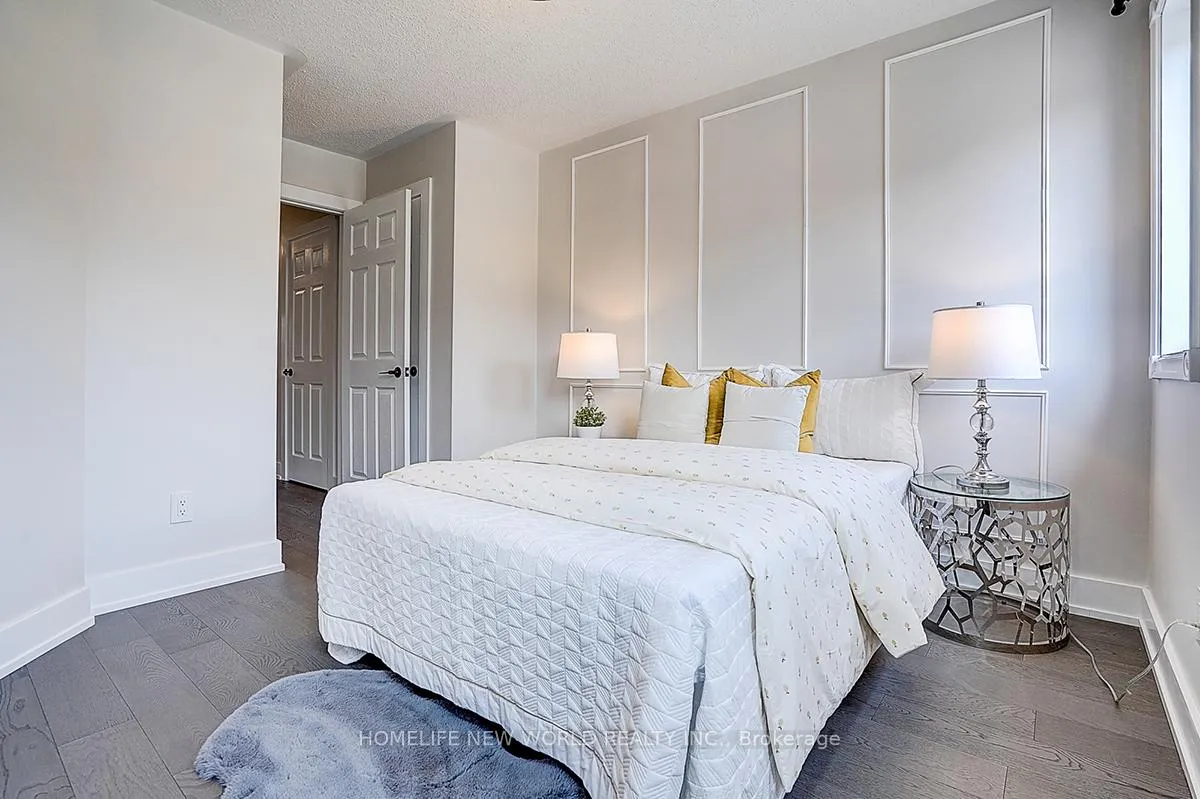 Photo 16 of 22 Stiles Avenue, Aurora, Bayview Northeast — HOMEH