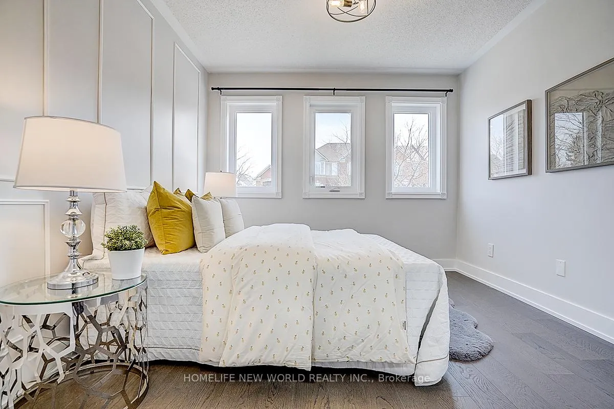 Photo 17 of 22 Stiles Avenue, Aurora, Bayview Northeast — HOMEH