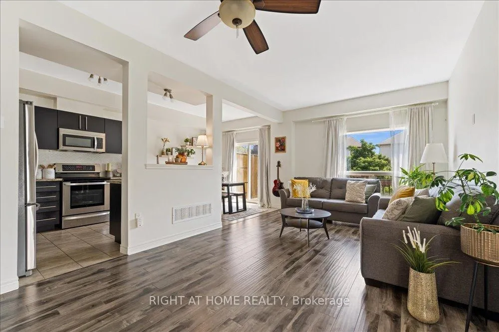 Photo 2 of Unit 12, 40 Dartmouth Gate, Hamilton, Lakeshore — HOMEH