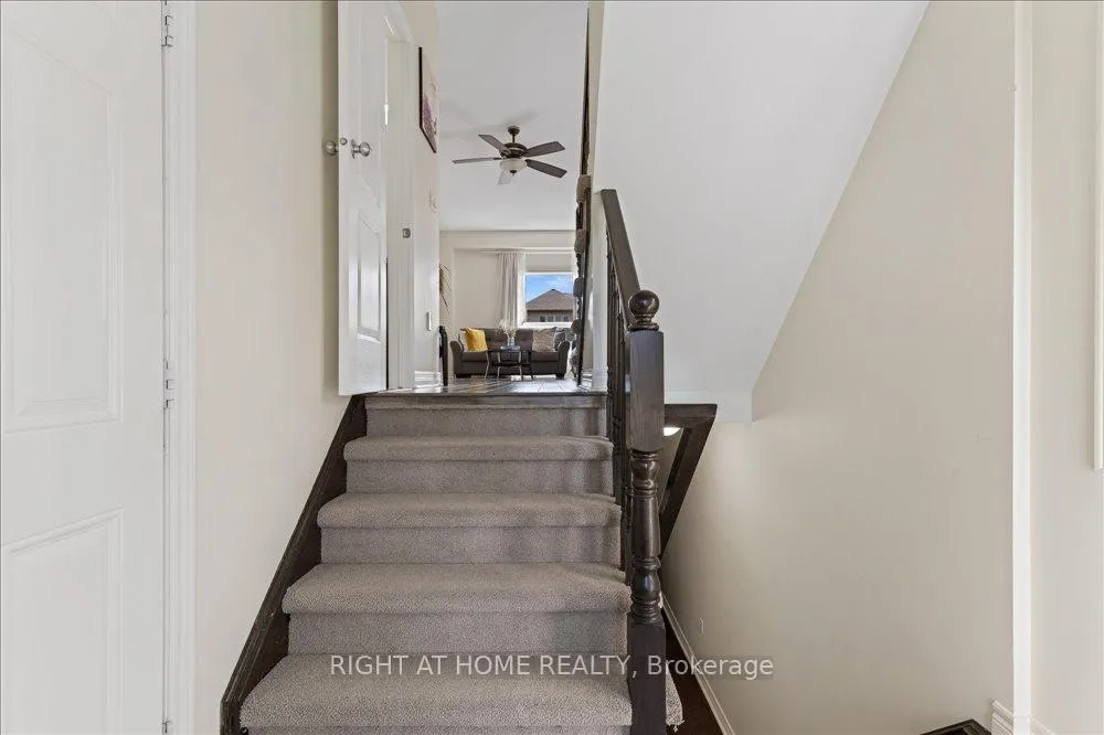 Photo 3 of Unit 12, 40 Dartmouth Gate, Hamilton, Lakeshore — HOMEH