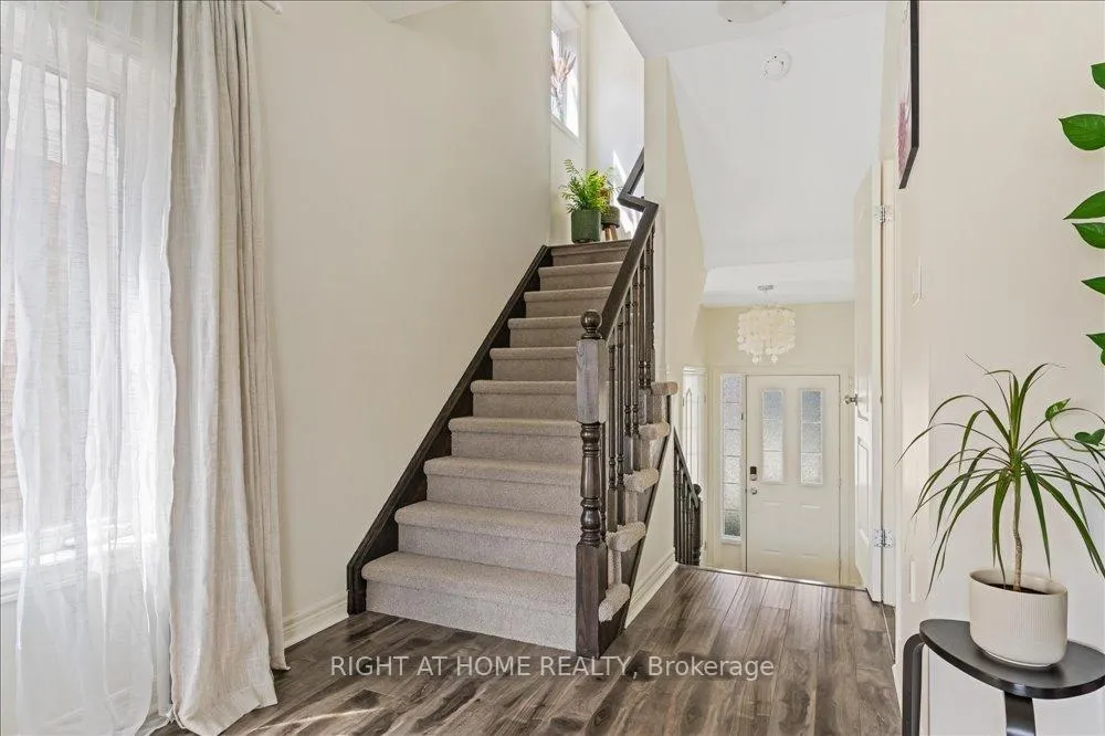 Photo 4 of Unit 12, 40 Dartmouth Gate, Hamilton, Lakeshore — HOMEH