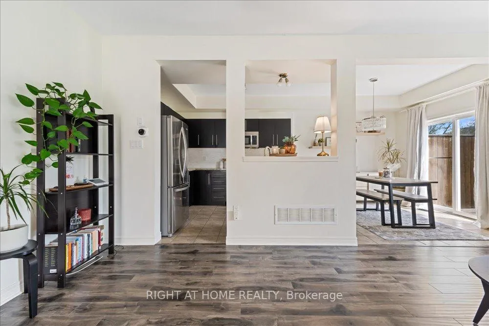 Photo 8 of Unit 12, 40 Dartmouth Gate, Hamilton, Lakeshore — HOMEH