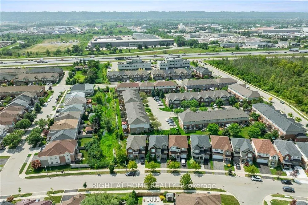 Photo 35 of Unit 12, 40 Dartmouth Gate, Hamilton, Lakeshore — HOMEH