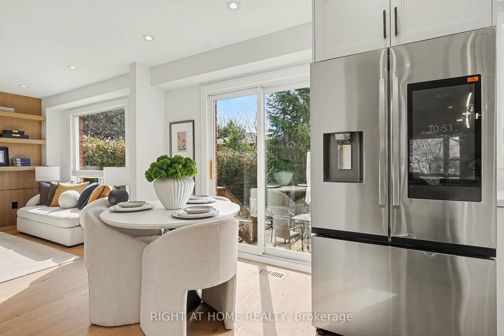 Photo 7 of 19 Lang Road, Markham, Thornlea — HOMEH
