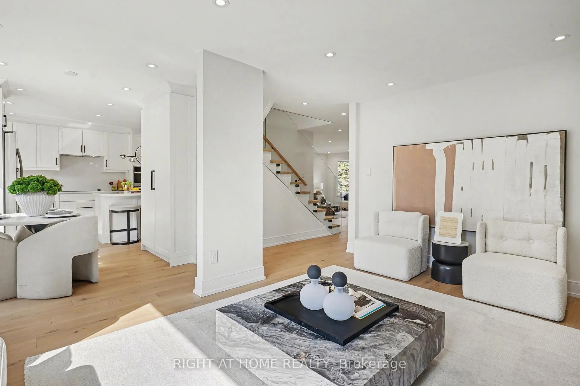 Photo 13 of 19 Lang Road, Markham, Thornlea — HOMEH