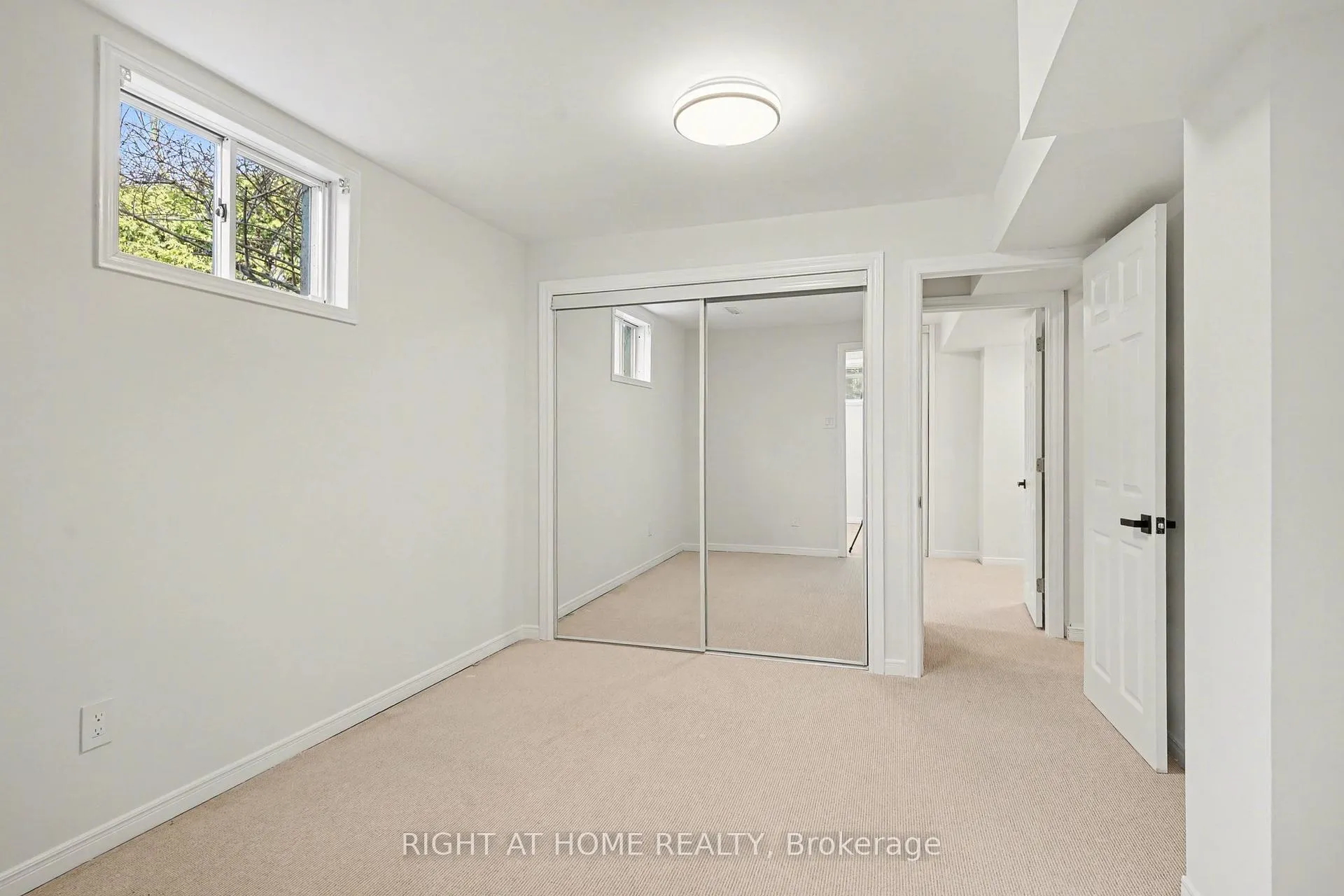 Photo 32 of 19 Lang Road, Markham, Thornlea — HOMEH