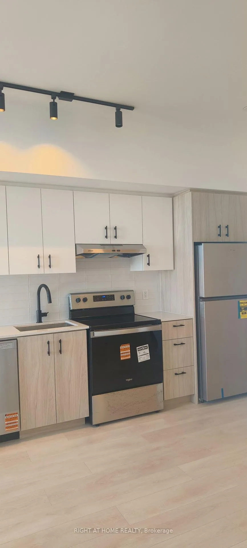 Photo 7 of Unit 517, 4878 Powers Common, Burlington, Alton — HOMEH