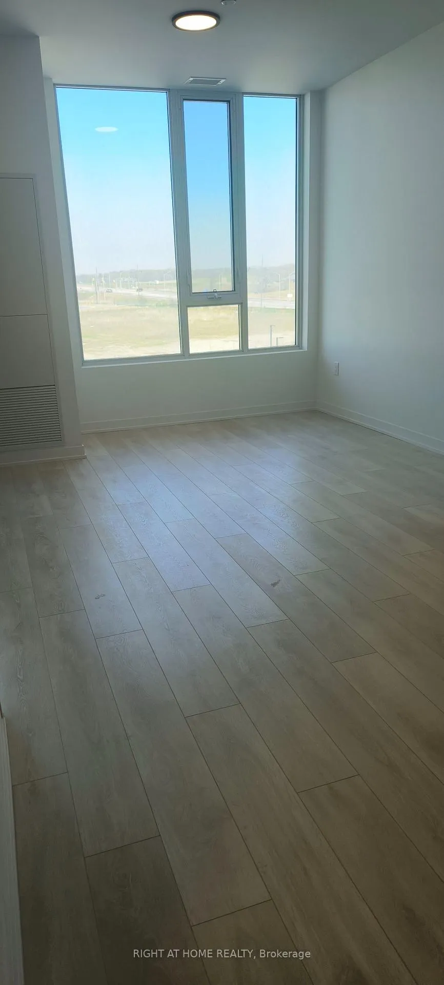 Photo 14 of Unit 517, 4878 Powers Common, Burlington, Alton — HOMEH