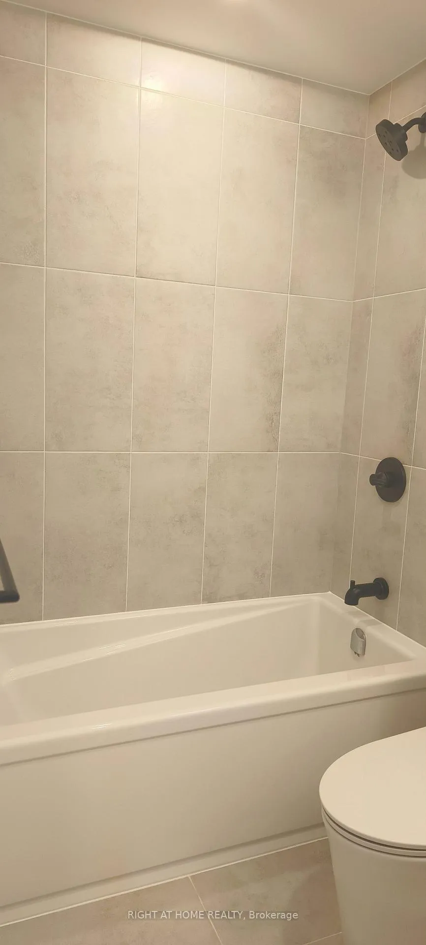 Photo 17 of Unit 517, 4878 Powers Common, Burlington, Alton — HOMEH