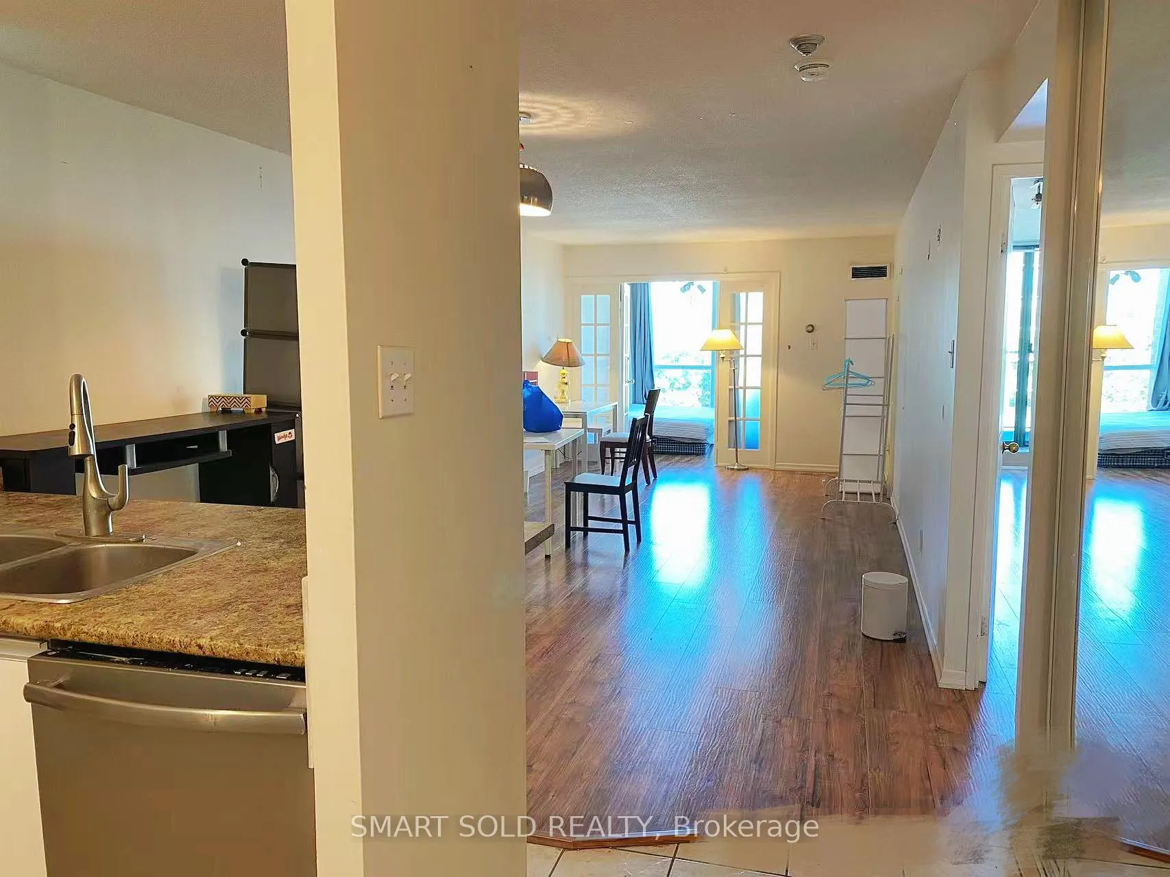 Photo 5 of Unit 711, 95 Prince Arthur Avenue, Toronto, The Annex — HOMEH