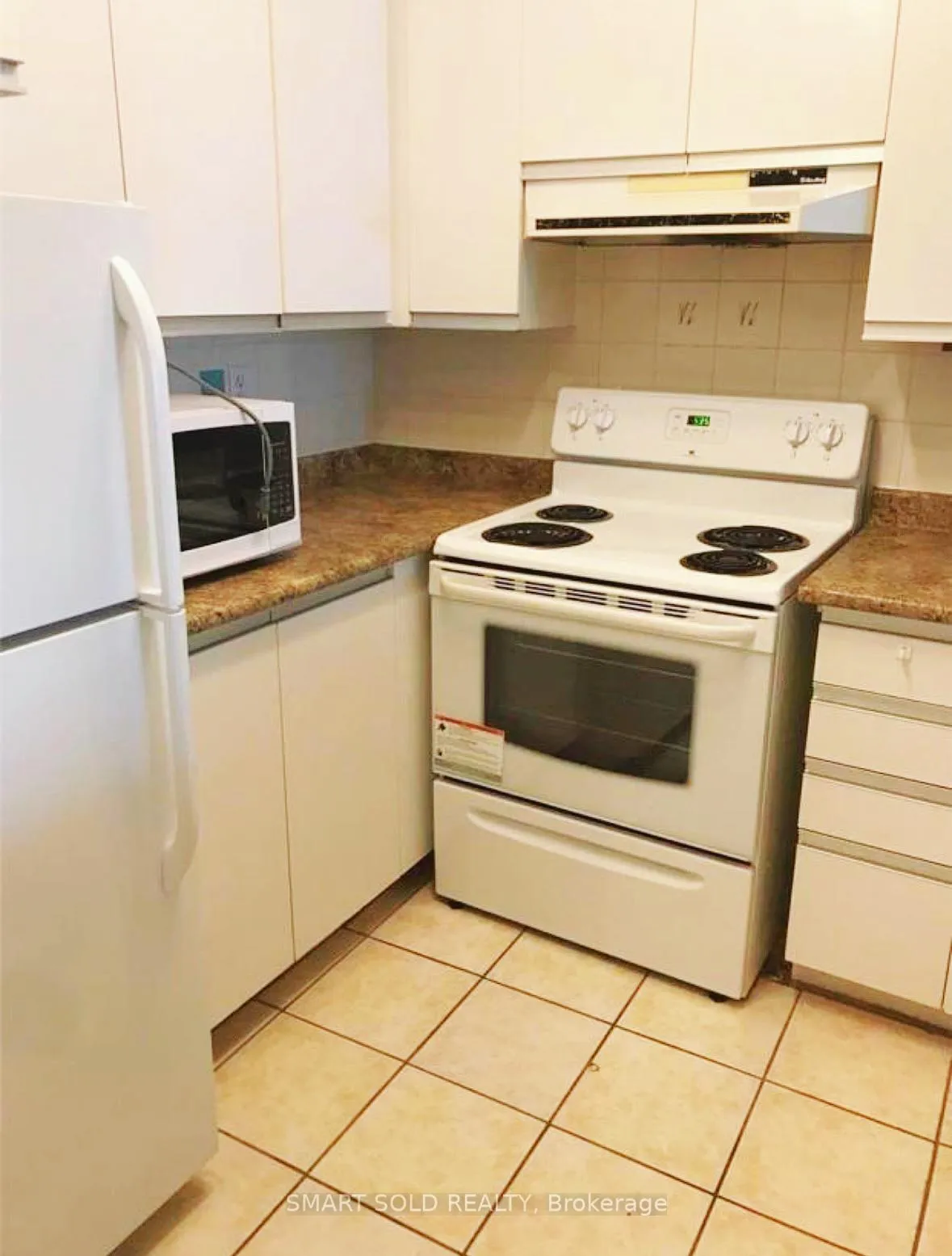Photo 8 of Unit 711, 95 Prince Arthur Avenue, Toronto, The Annex — HOMEH