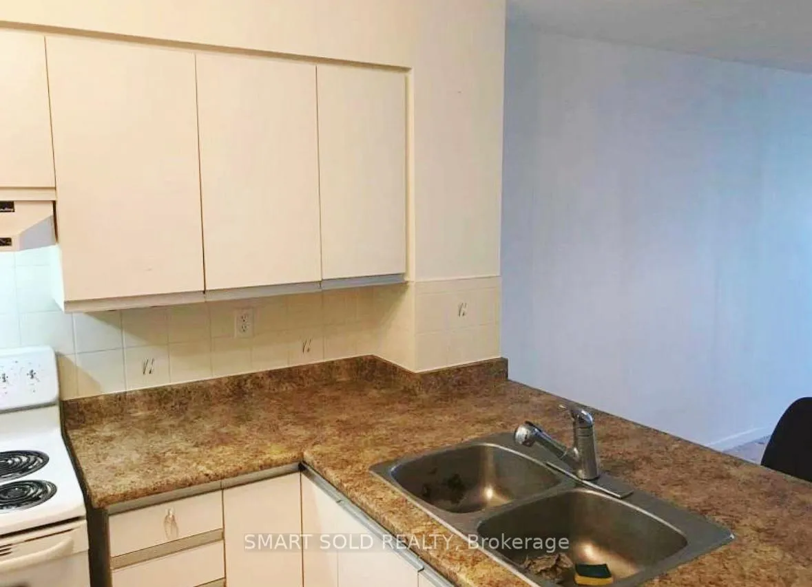Photo 13 of Unit 711, 95 Prince Arthur Avenue, Toronto, The Annex — HOMEH