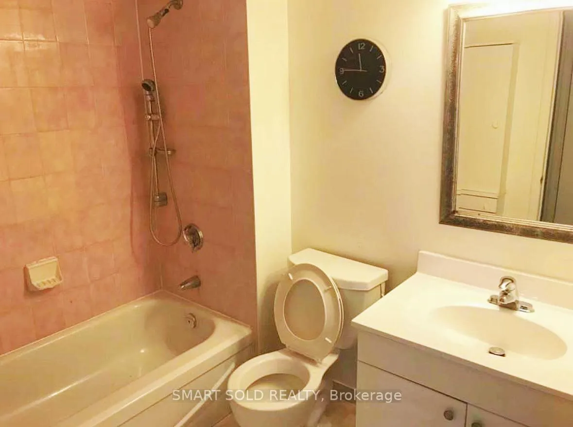 Photo 17 of Unit 711, 95 Prince Arthur Avenue, Toronto, The Annex — HOMEH