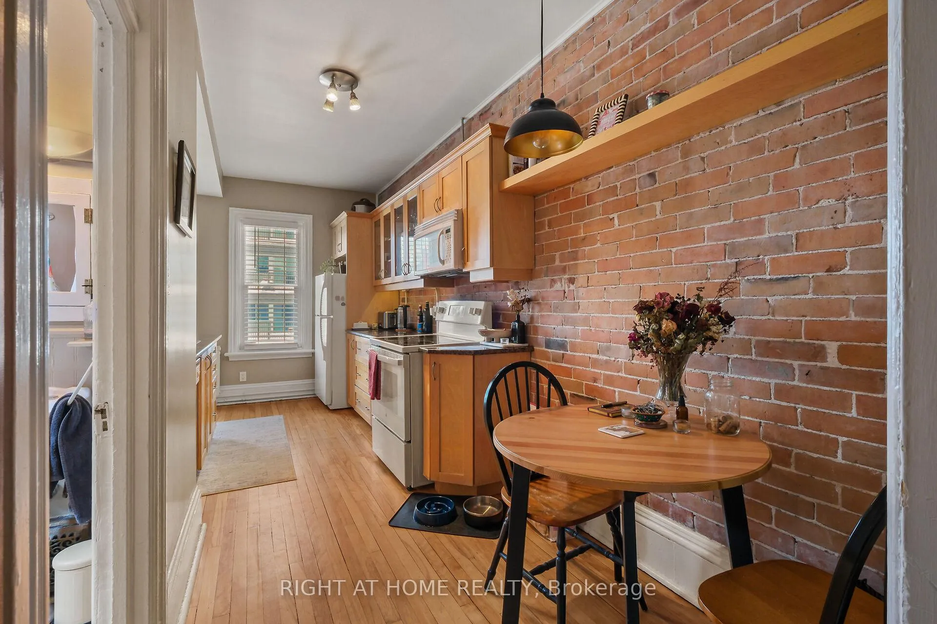 Photo 6 of 93 Gilmour Street, Ottawa, Ottawa Centre/Golden Triangle — HOMEH