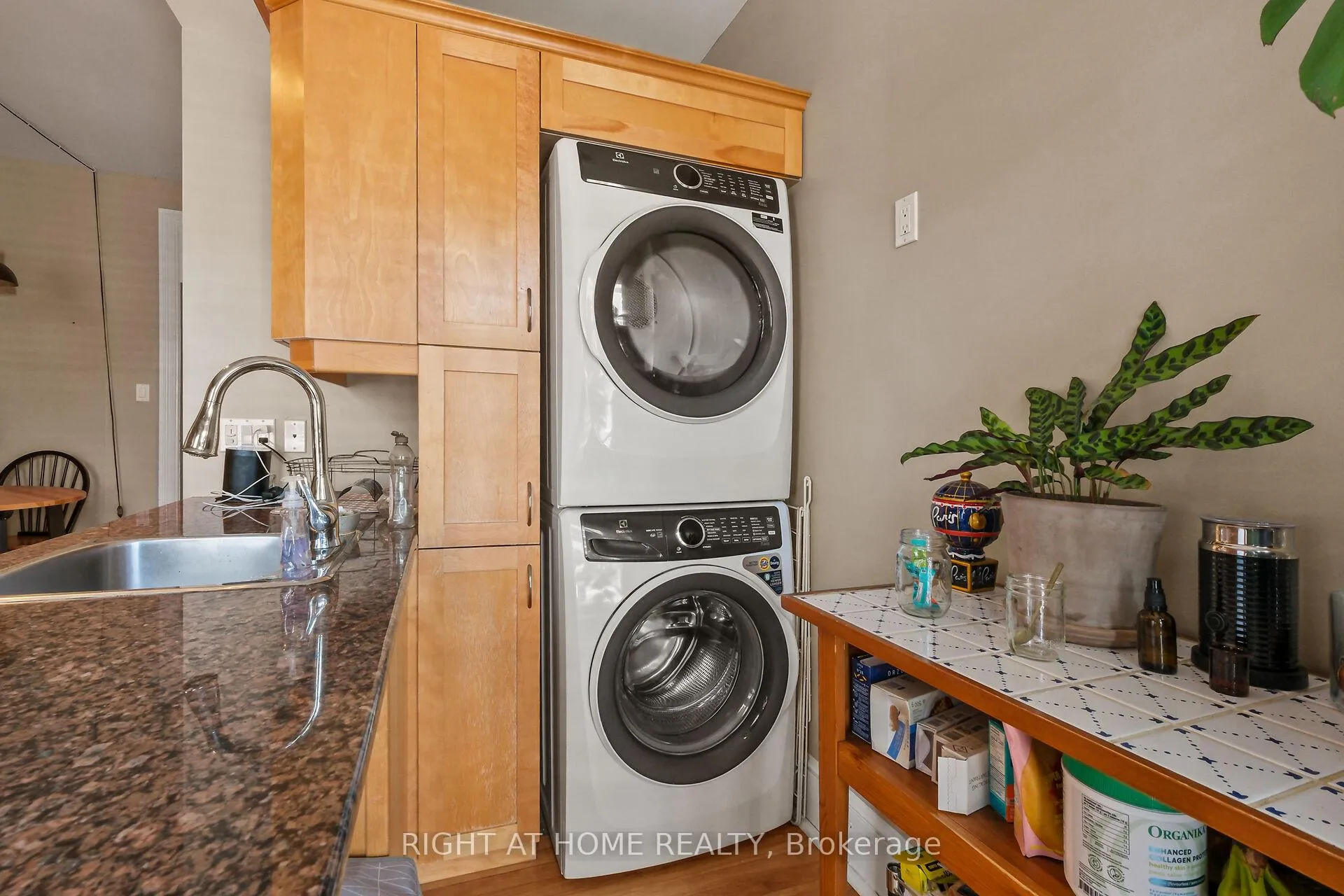 Photo 10 of 93 Gilmour Street, Ottawa, Ottawa Centre/Golden Triangle — HOMEH