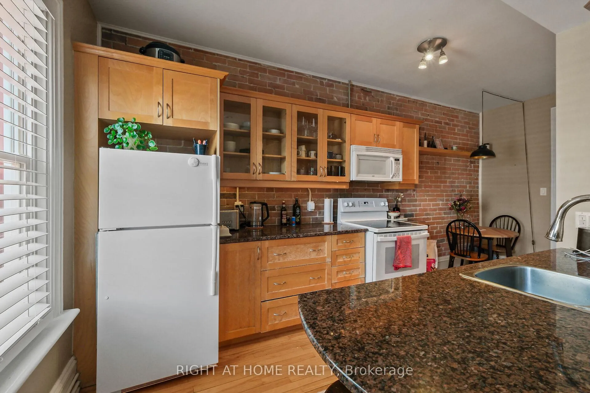 Photo 11 of 93 Gilmour Street, Ottawa, Ottawa Centre/Golden Triangle — HOMEH