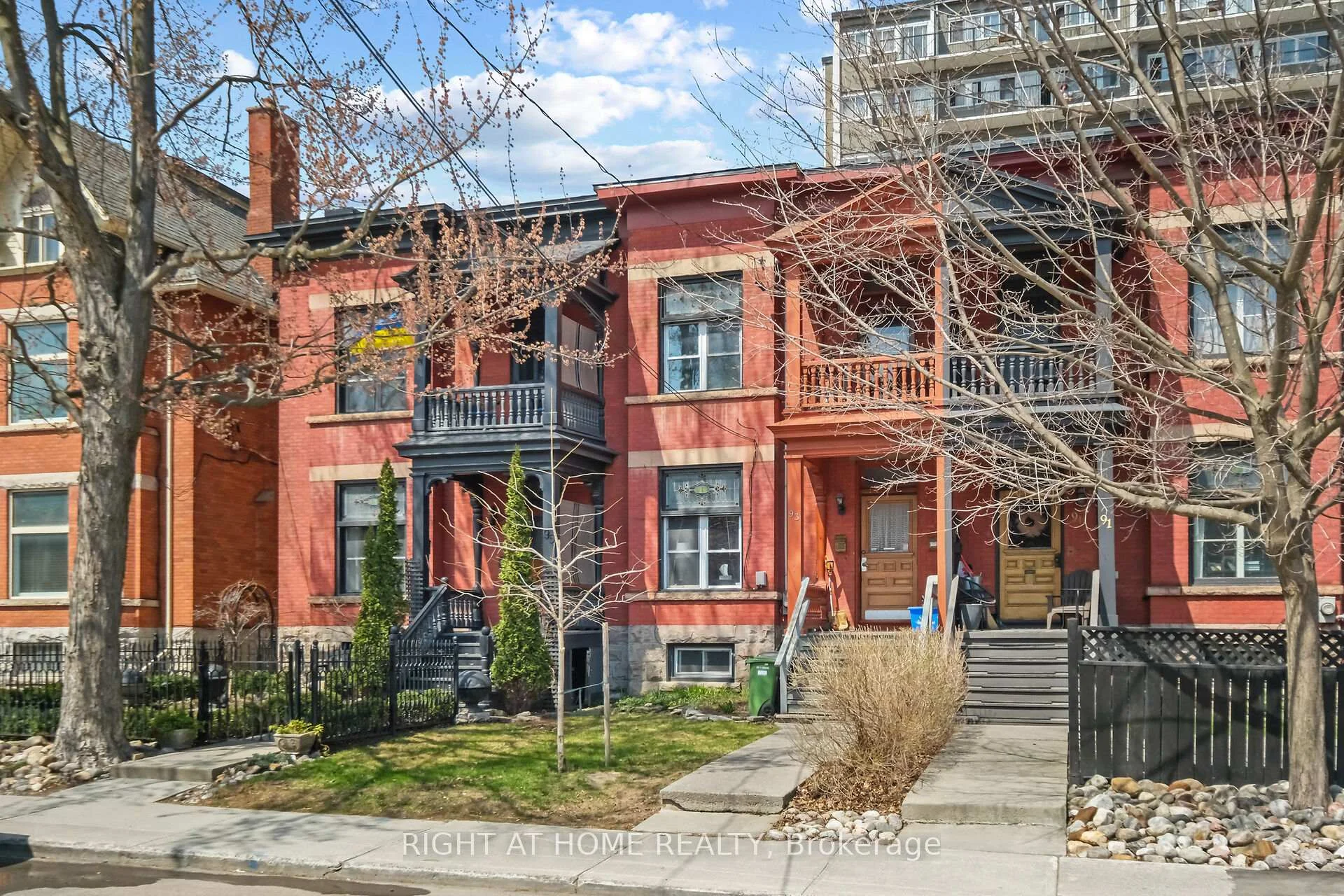 Photo 3 of 93 Gilmour Street, Ottawa, Ottawa Centre/Golden Triangle — HOMEH