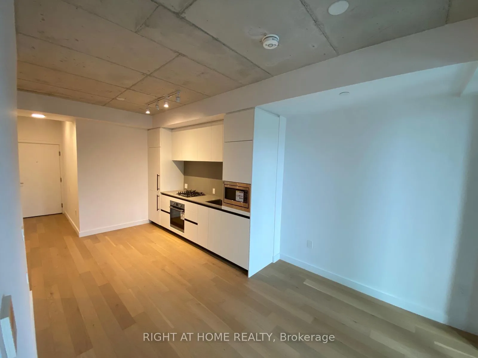 Photo 6 of Unit 329, 1720 Bayview Avenue, Toronto, Mount Pleasant East — HOMEH