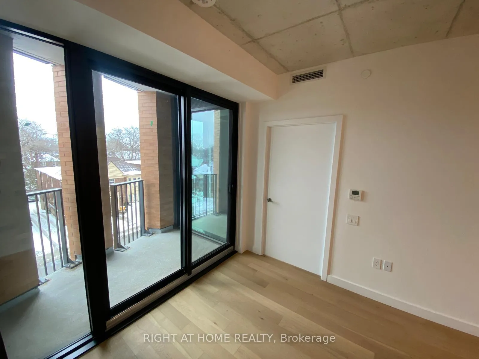 Photo 8 of Unit 329, 1720 Bayview Avenue, Toronto, Mount Pleasant East — HOMEH