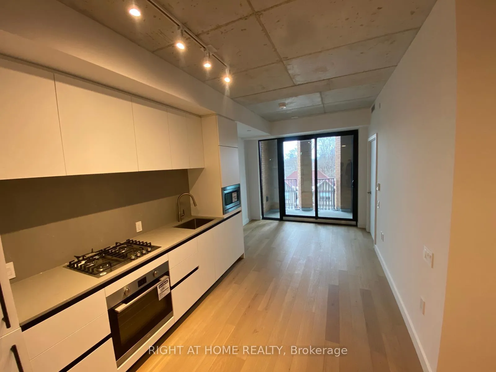 Photo 9 of Unit 329, 1720 Bayview Avenue, Toronto, Mount Pleasant East — HOMEH