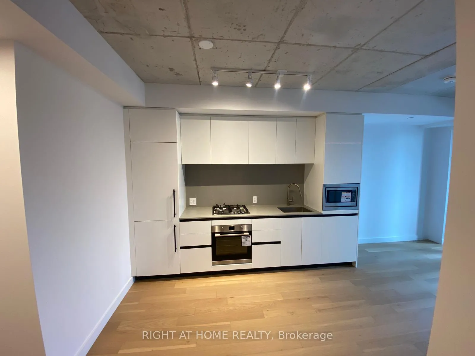 Photo 12 of Unit 329, 1720 Bayview Avenue, Toronto, Mount Pleasant East — HOMEH