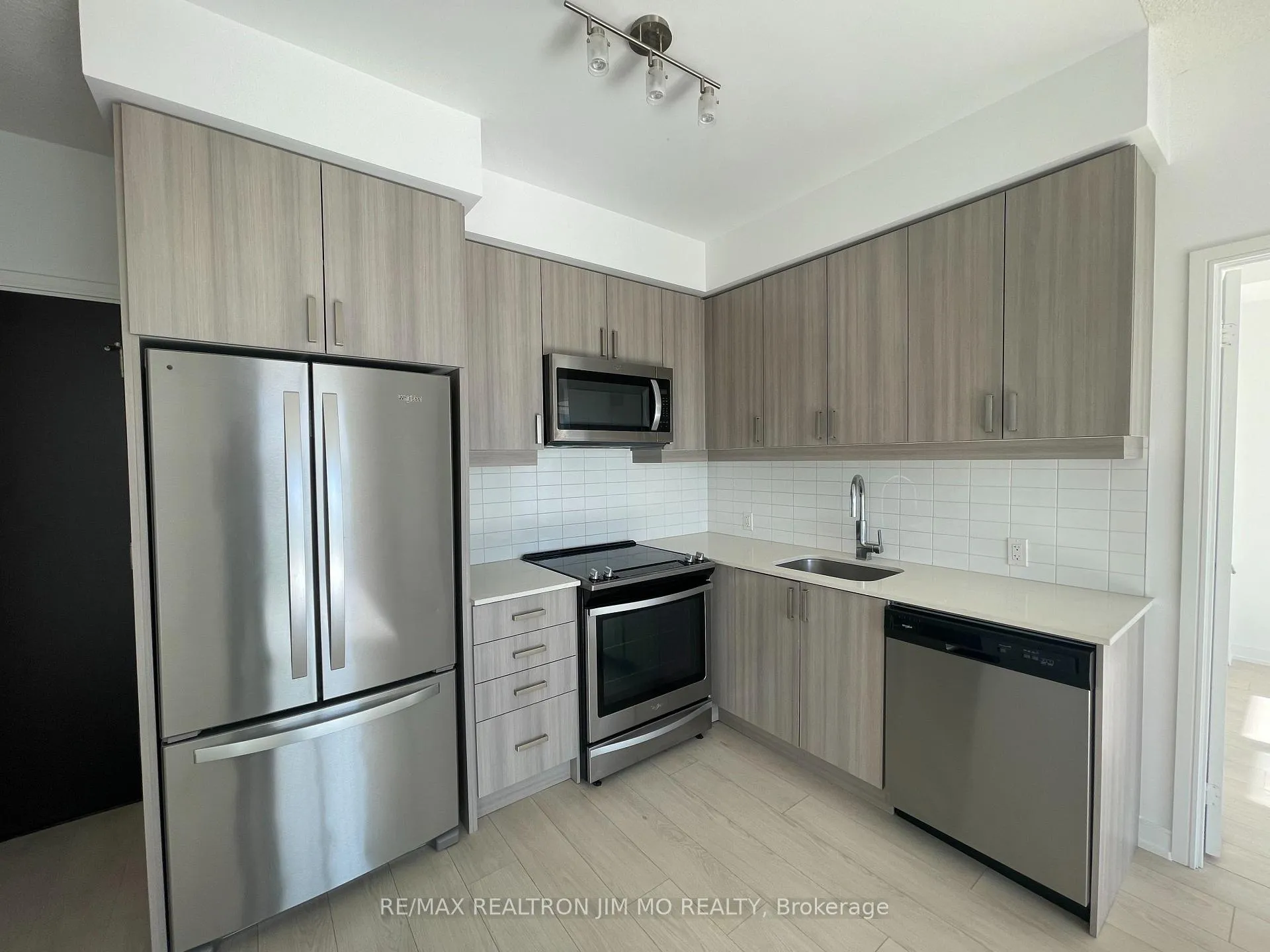Photo 3 of Unit 2808, 8 Nahani Way, Mississauga, Hurontario — HOMEH