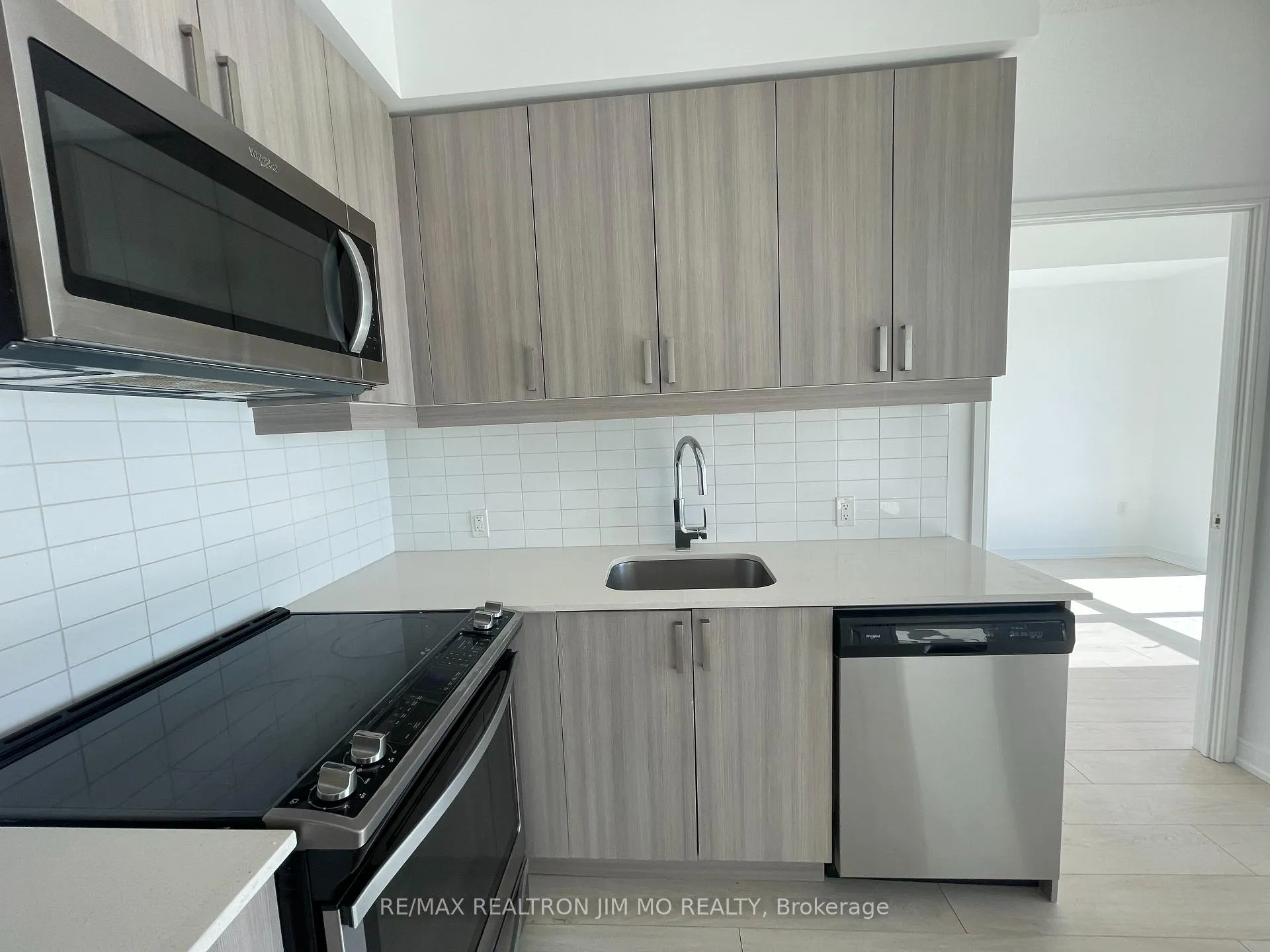 Photo 5 of Unit 2808, 8 Nahani Way, Mississauga, Hurontario — HOMEH