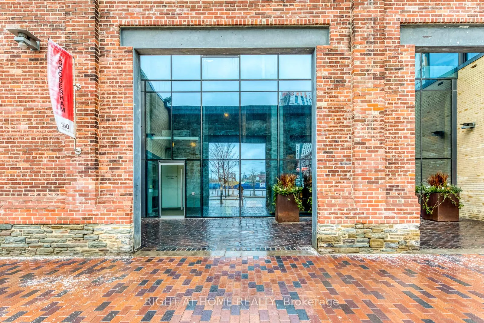 Photo 2 of Unit 3205, 390 Cherry Street, Toronto, Waterfront Communities — HOMEH