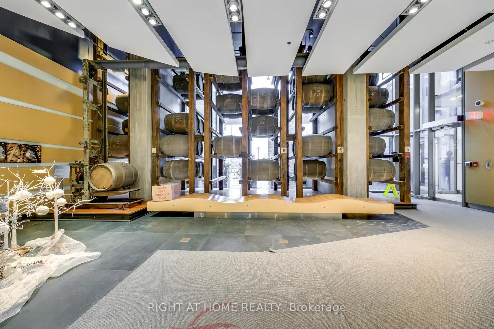 Photo 4 of Unit 3205, 390 Cherry Street, Toronto, Waterfront Communities — HOMEH