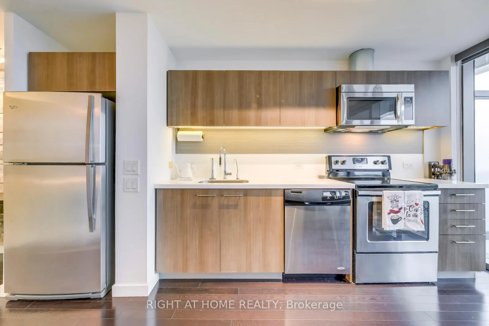 Photo 11 of Unit 3205, 390 Cherry Street, Toronto, Waterfront Communities — HOMEH