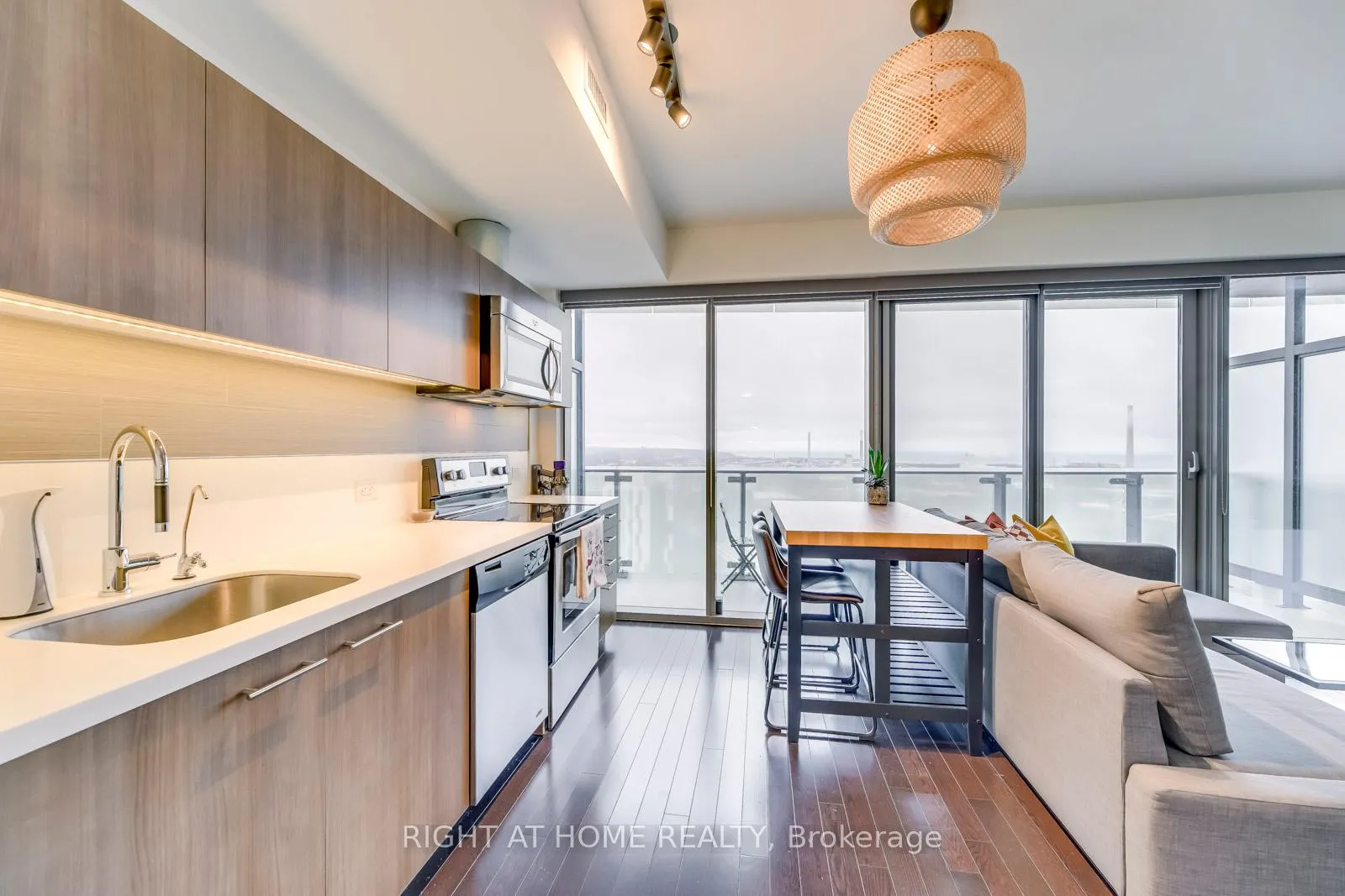 Photo 12 of Unit 3205, 390 Cherry Street, Toronto, Waterfront Communities — HOMEH