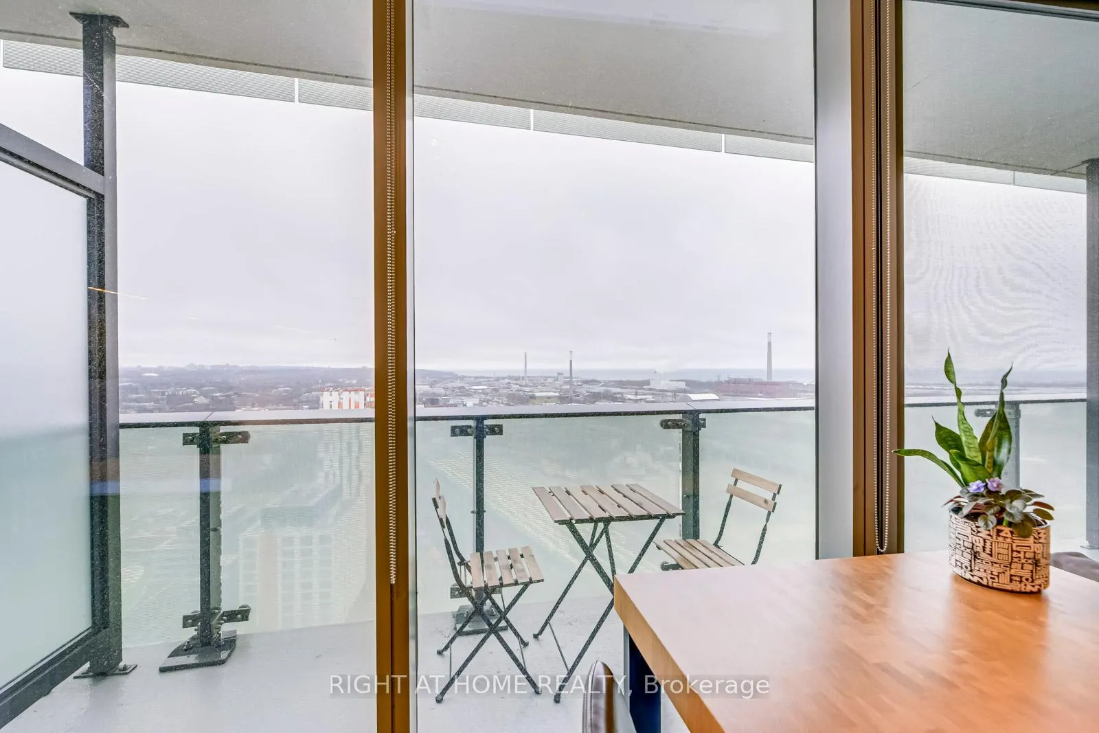 Photo 13 of Unit 3205, 390 Cherry Street, Toronto, Waterfront Communities — HOMEH