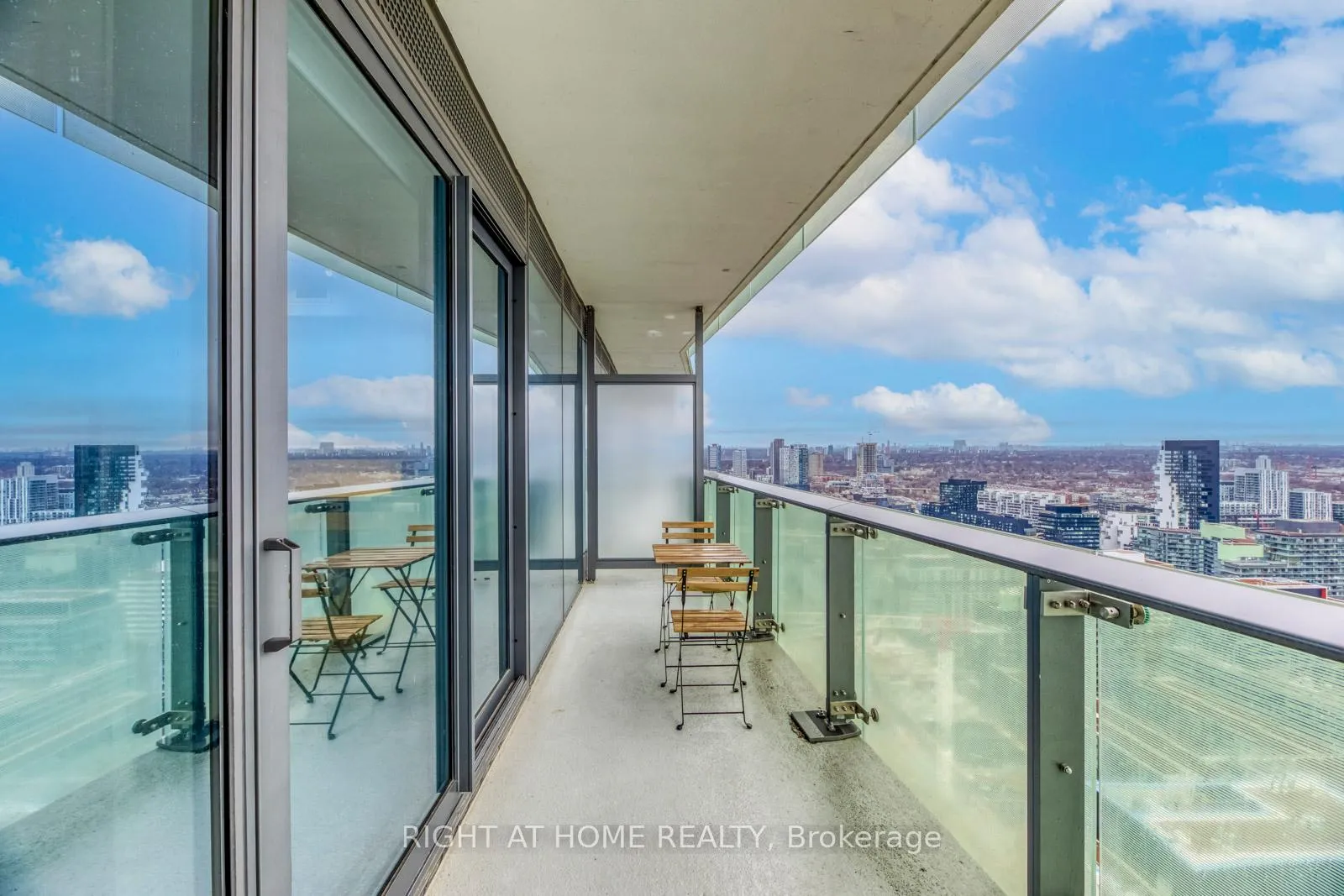 Photo 16 of Unit 3205, 390 Cherry Street, Toronto, Waterfront Communities — HOMEH