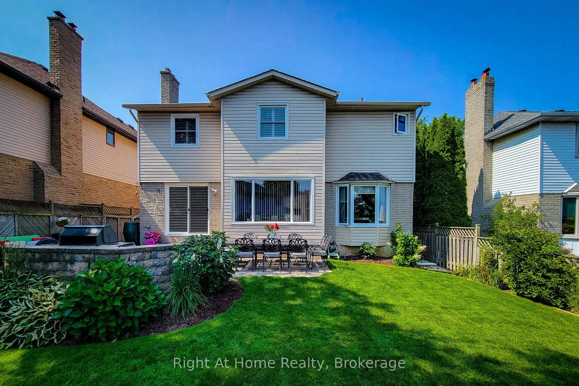 Photo 5 of 133 Lavender Drive, Hamilton, Iroquoia Heights — HOMEH