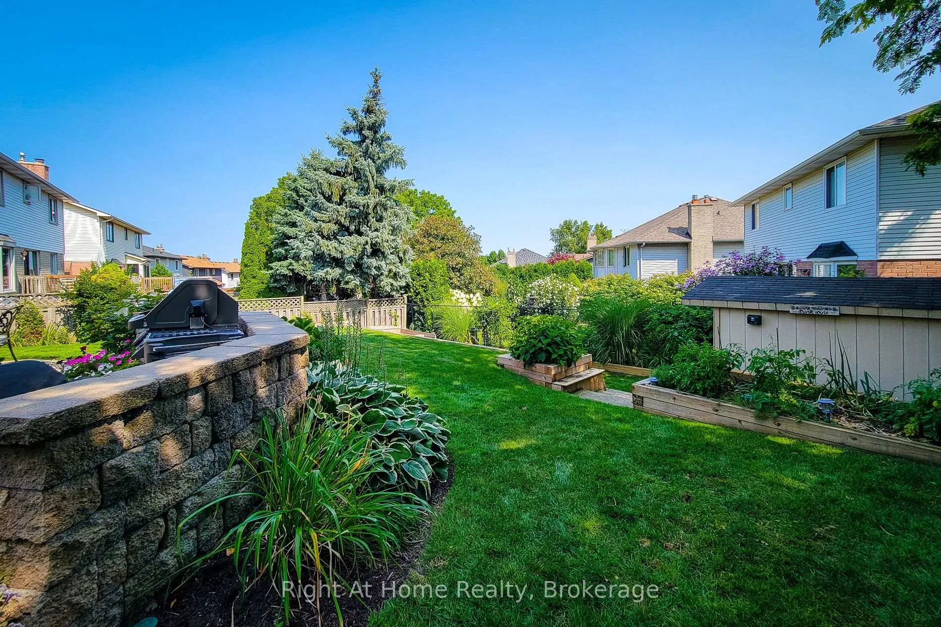 Photo 14 of 133 Lavender Drive, Hamilton, Iroquoia Heights — HOMEH