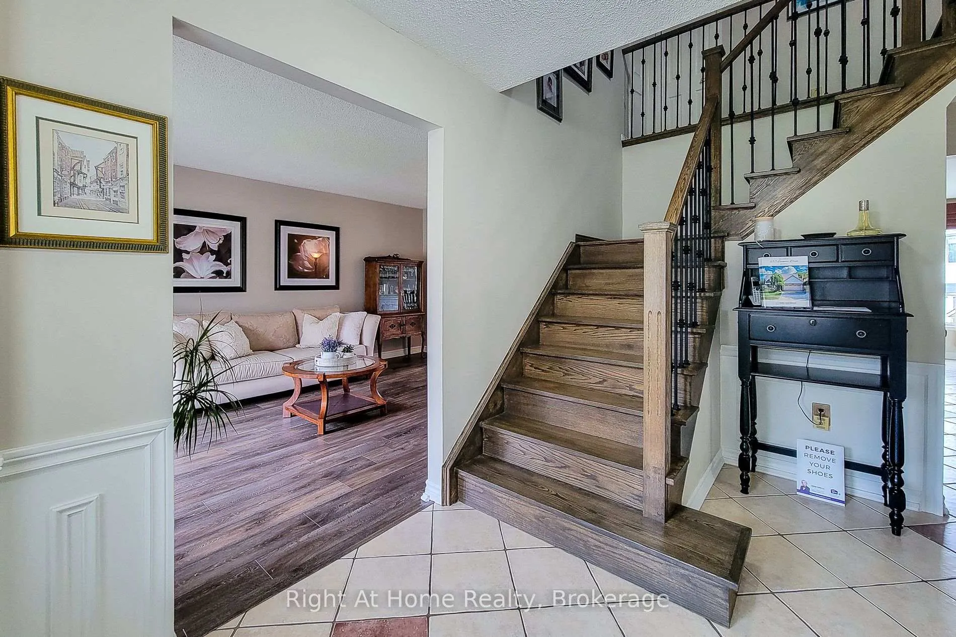 Photo 17 of 133 Lavender Drive, Hamilton, Iroquoia Heights — HOMEH