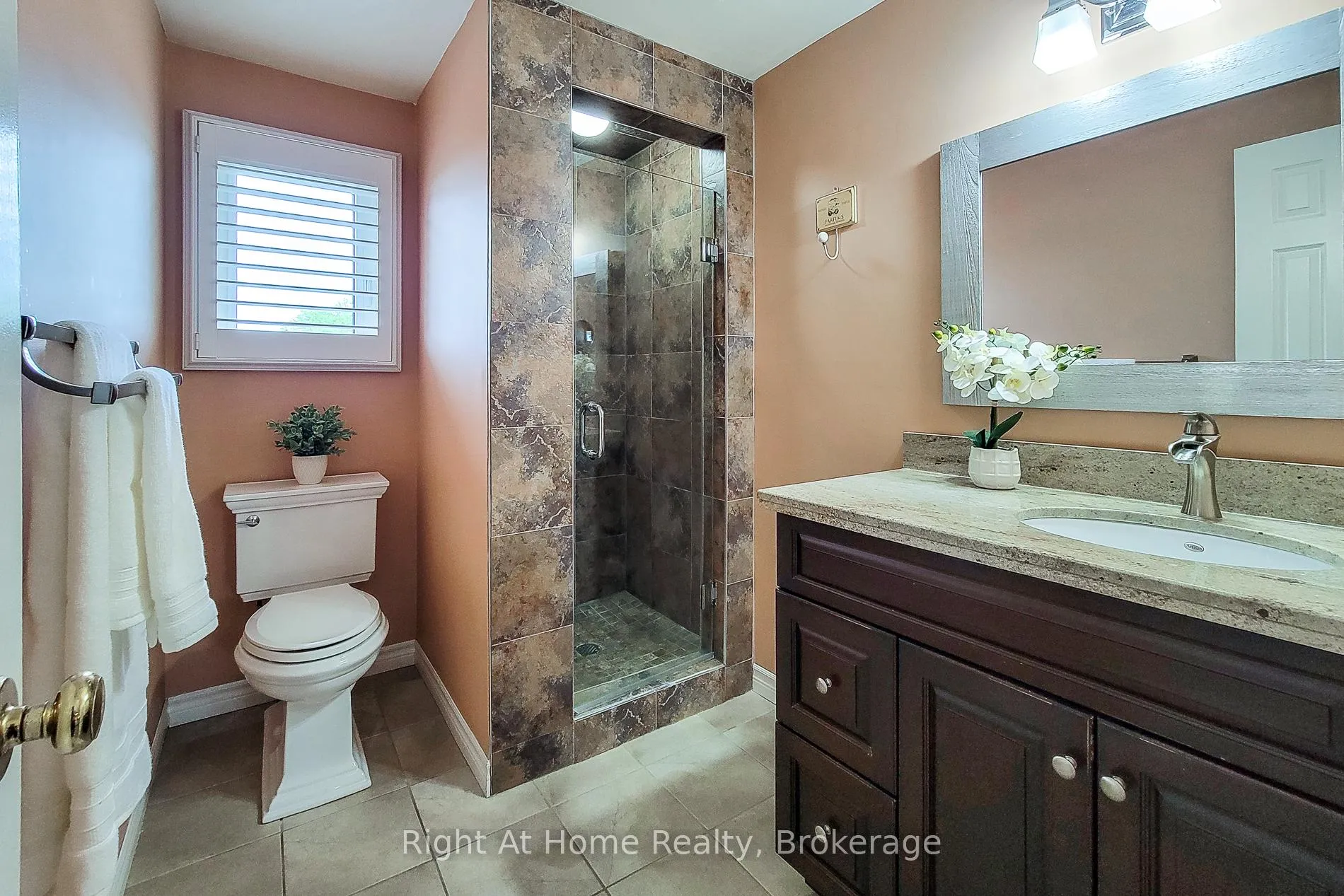 Photo 35 of 133 Lavender Drive, Hamilton, Iroquoia Heights — HOMEH