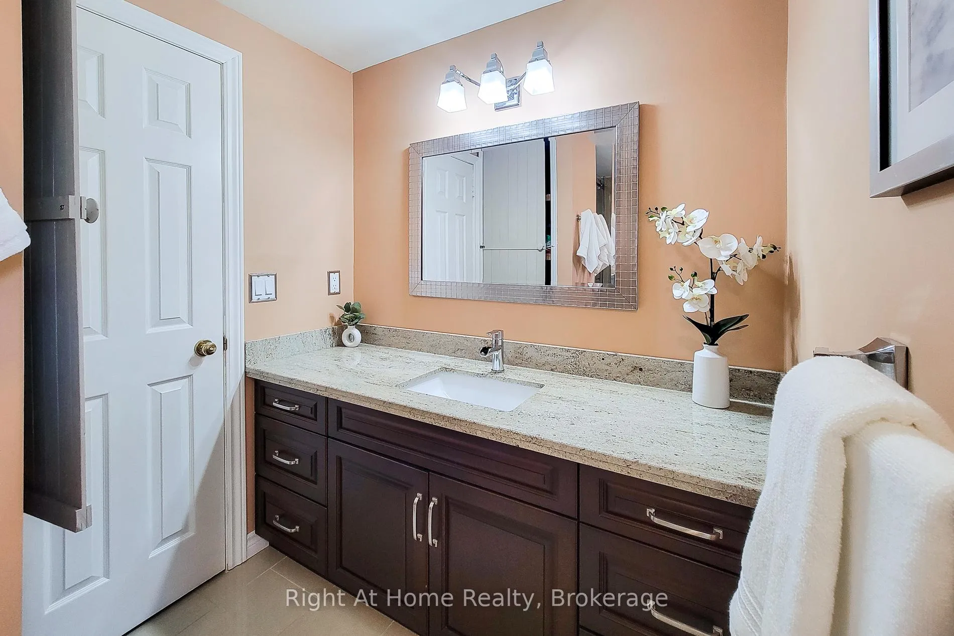 Photo 38 of 133 Lavender Drive, Hamilton, Iroquoia Heights — HOMEH