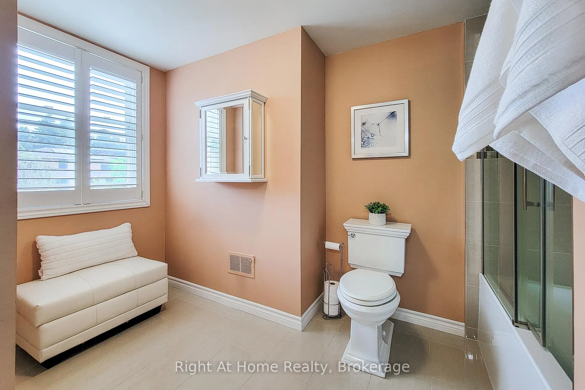 Photo 39 of 133 Lavender Drive, Hamilton, Iroquoia Heights — HOMEH