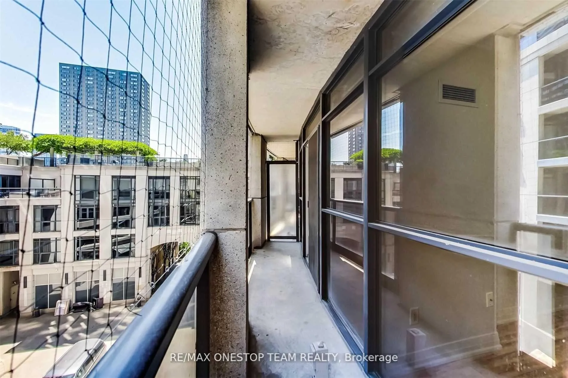 Photo 12 of Unit 406, 21 Carlton Street, Toronto, Church-Yonge Corridor — HOMEH